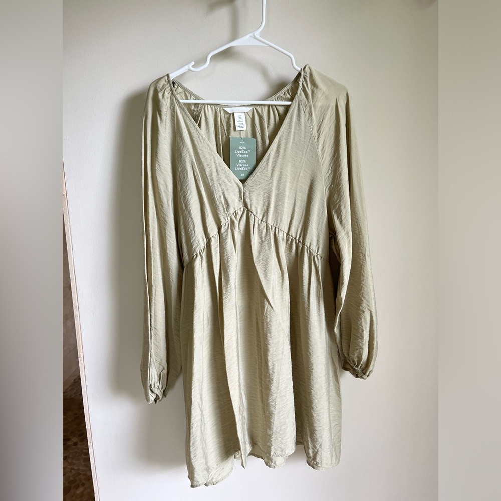 H&M Women's Medium V-Neck Balloon Long Sleeve Dress Sage Light Green Viscose